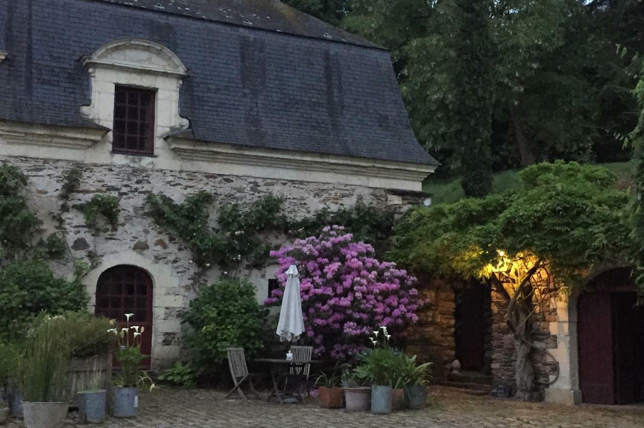 Hotel Manoir De La Groye Saint-Saturnin-sur-Loire Exterior foto